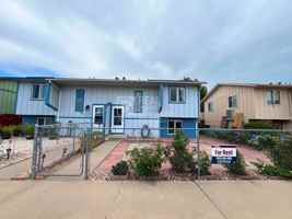 featured image of 208 6th St