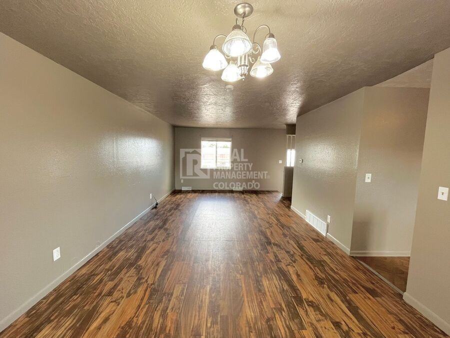 208 6th St - Photo 2 of 18