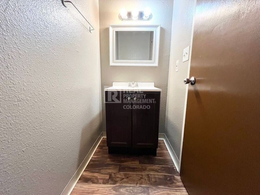 208 6th St - Photo 6 of 18