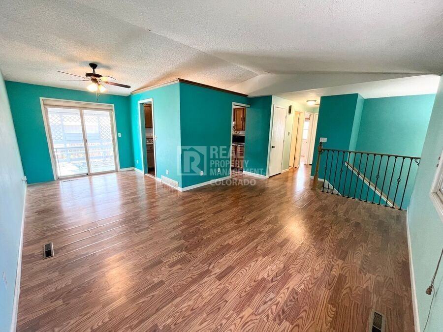605 S Empire Ave - Photo 3 of 25