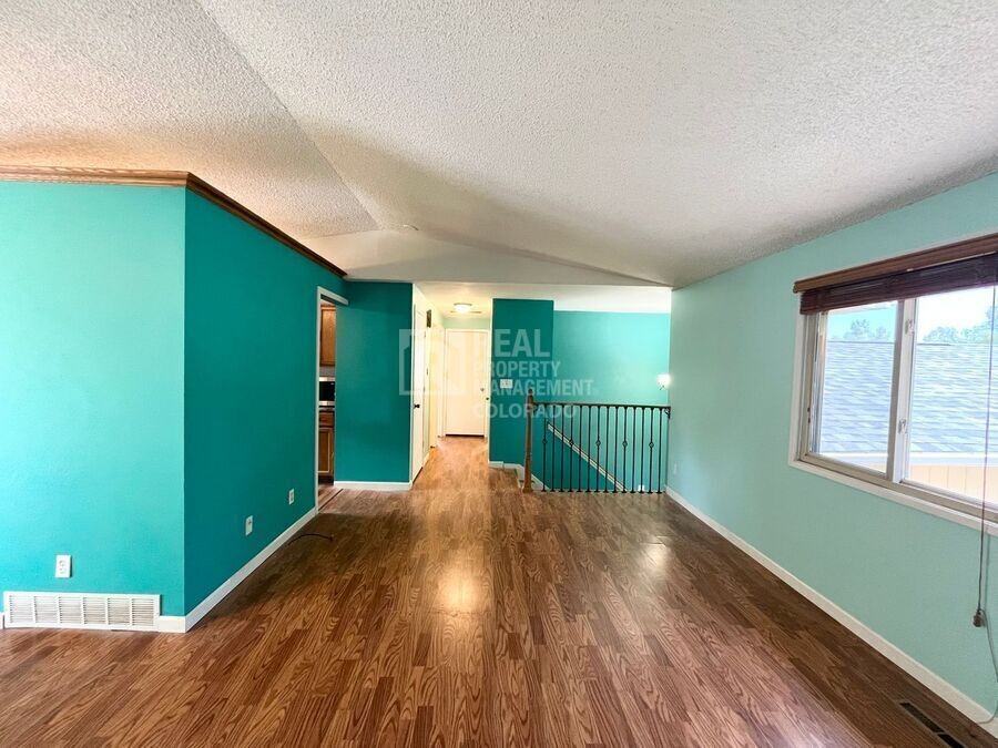 605 S Empire Ave - Photo 5 of 25