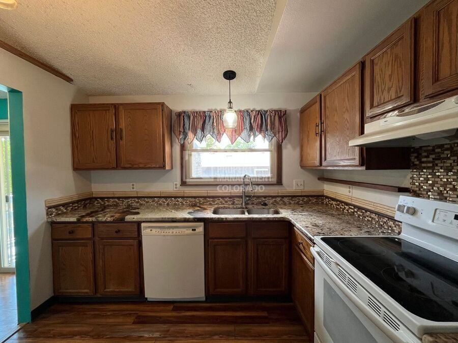 605 S Empire Ave - Photo 7 of 25