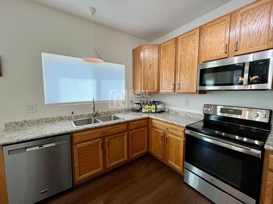 2392 E 127th Dr - Photo 4 of 14