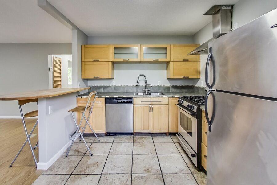 989 Vermont St #03 - Photo 3 of 17