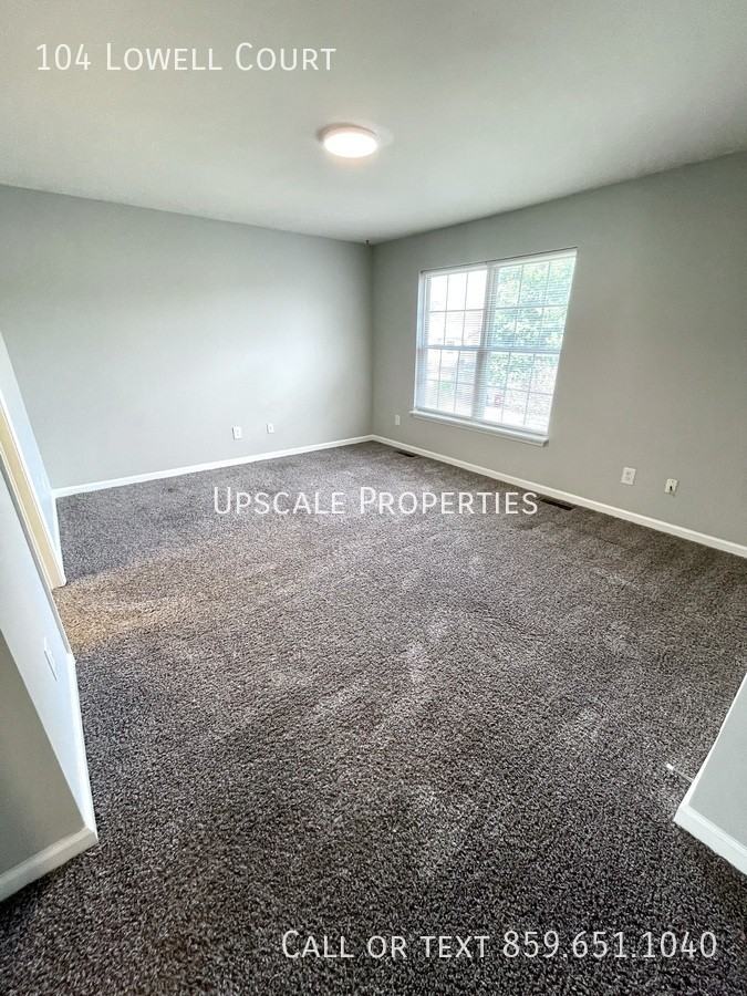 104 Lowell Ct - Photo 7 of 13