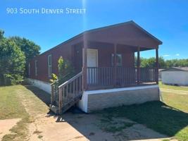 featured image of 903 S Denver St