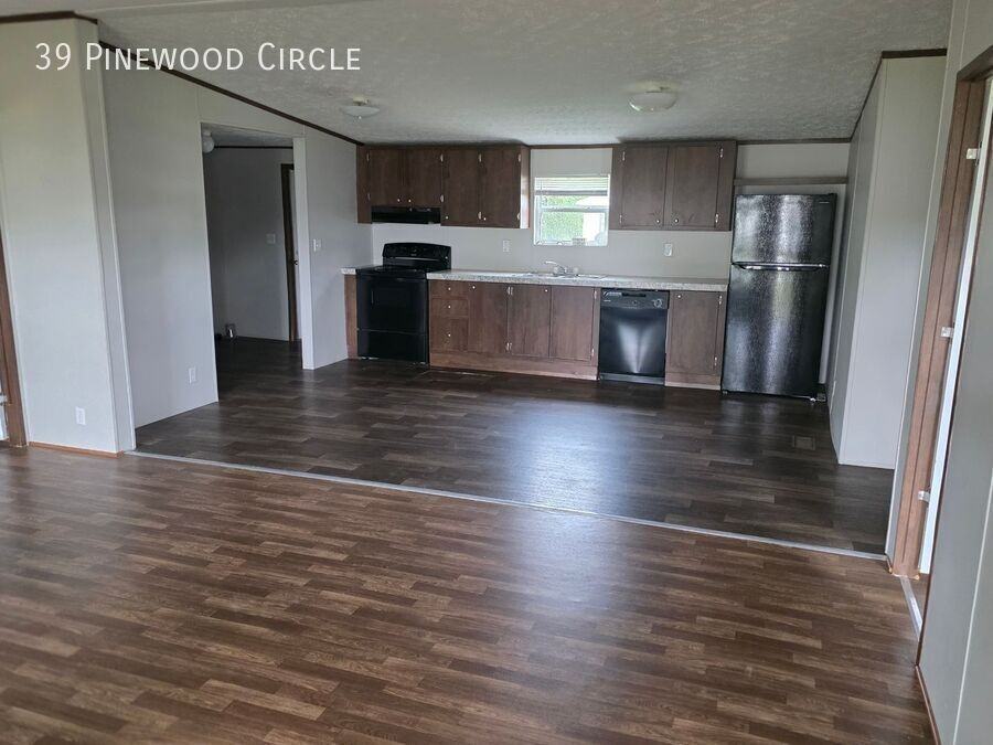 39 Pinewood Cir - Photo 2 of 8