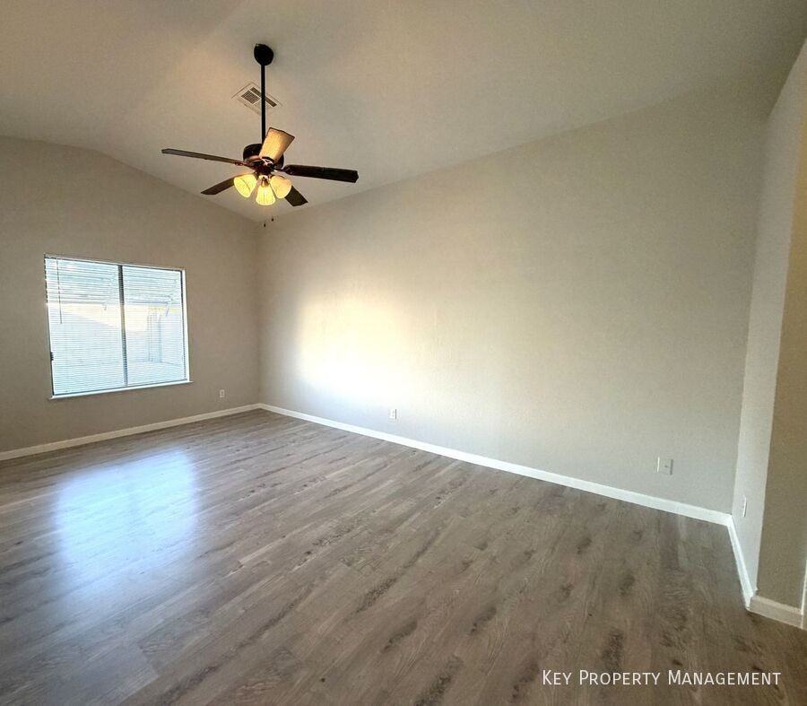 6705 Atwood Ave - Photo 6 of 17