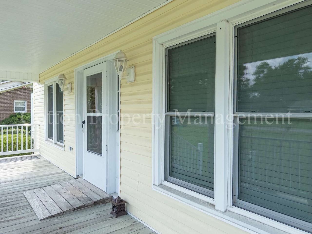 4602 Terry Ln - Photo 6 of 50
