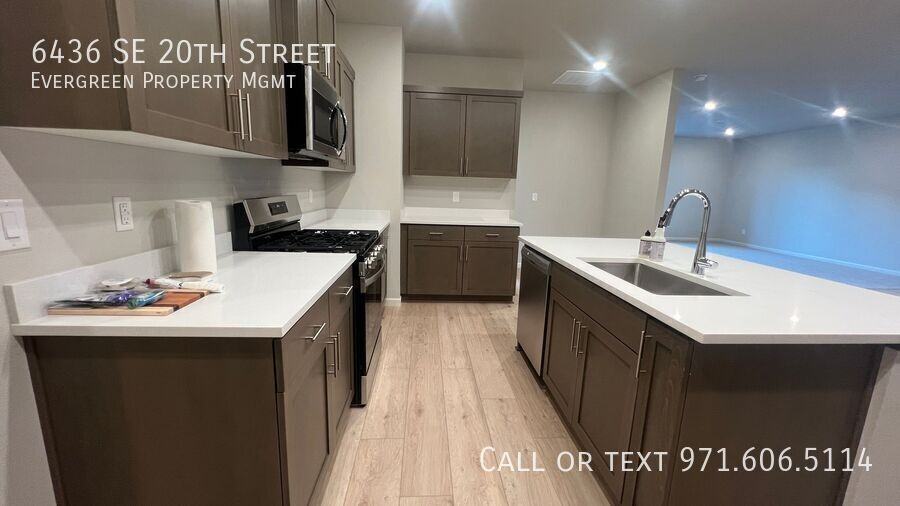 6436 Se 20th St - Photo 4 of 27