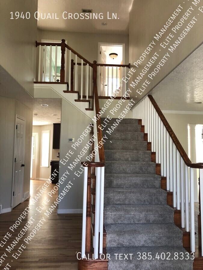1940 E Quail Crossing Ln - Photo 3 of 21