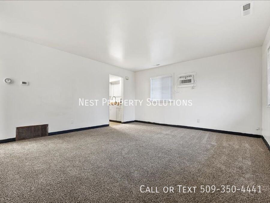 1213 Vandenburg Loop - Photo 2 of 17