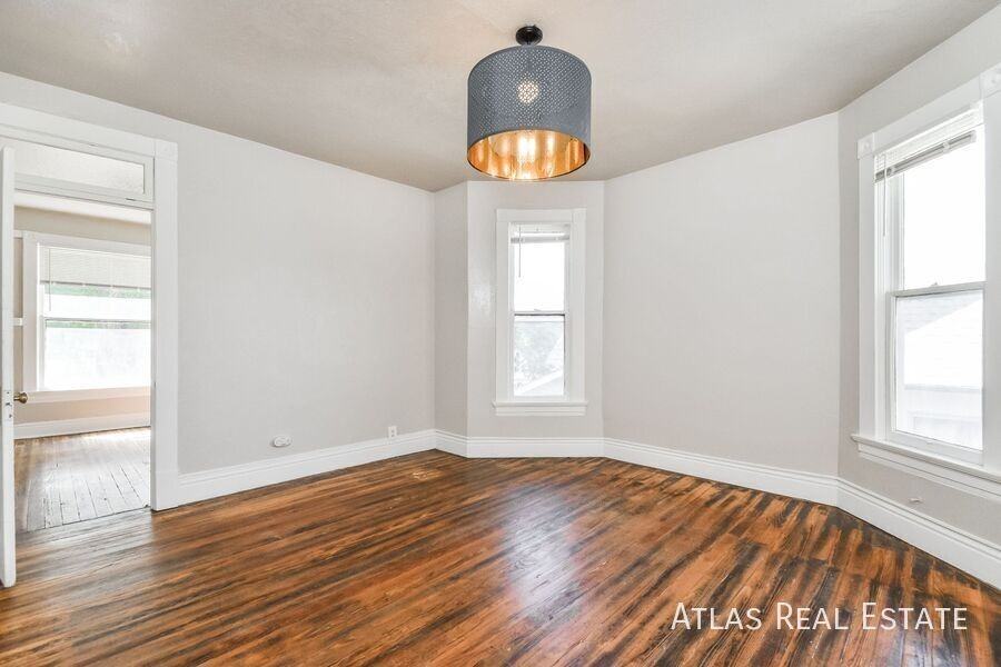 219 Jackson St #3 - Photo 3 of 18