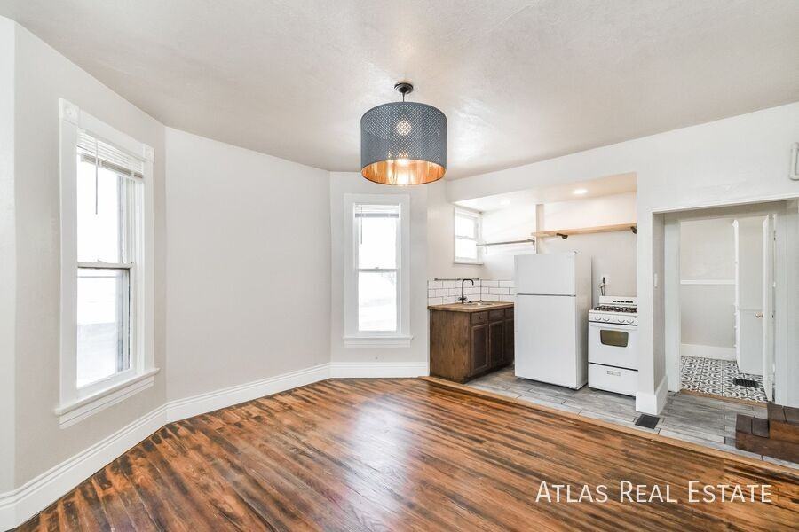 219 Jackson St #3 - Photo 4 of 18