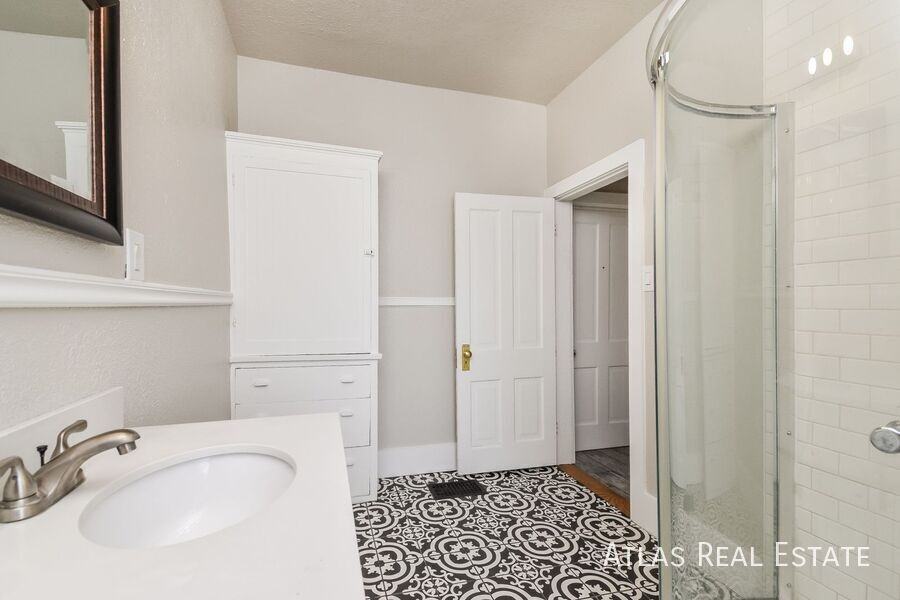 219 Jackson St #3 - Photo 7 of 18