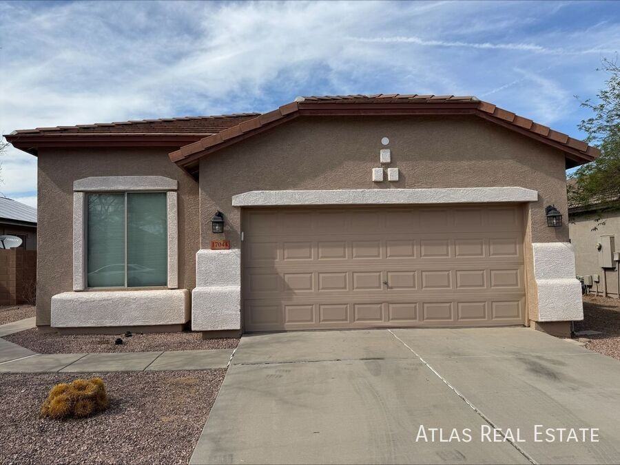 17044 W Bristol Ln - Photo 3 of 50