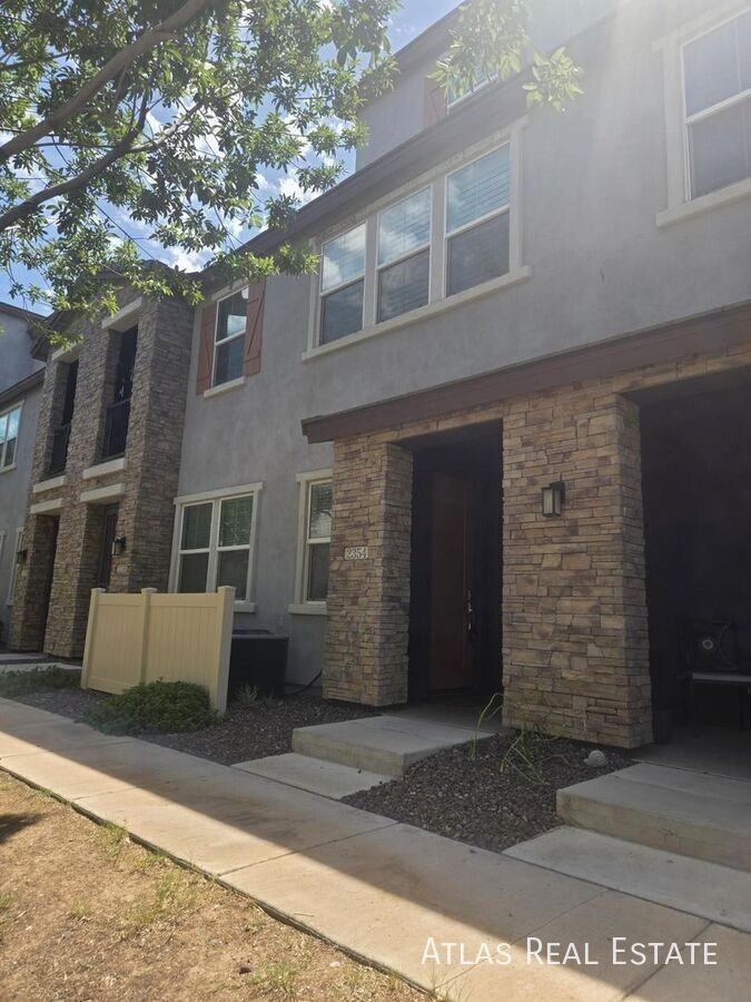 2354 E Huntington Dr - Photo 2 of 6