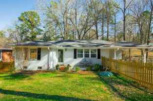 1496 Woodland Ave Se - Photo 1 of 1