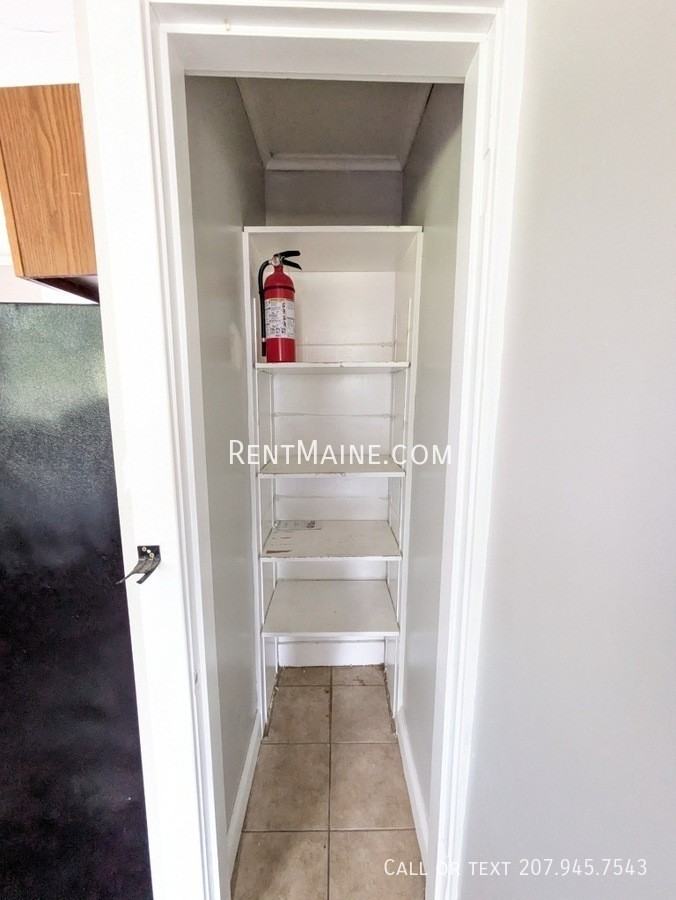 347 Hammond St - Photo 6 of 19