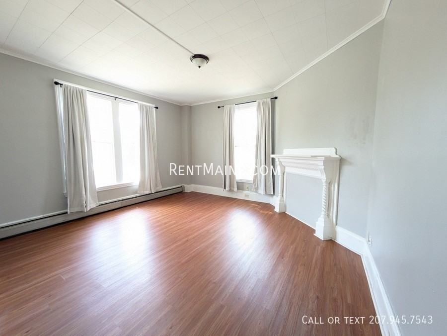 347 Hammond St - Photo 7 of 19