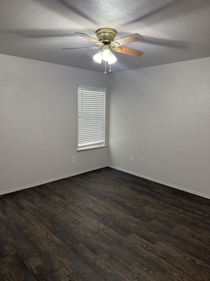 7612 Downe Dr #7612DOWNE - Photo 4 of 9