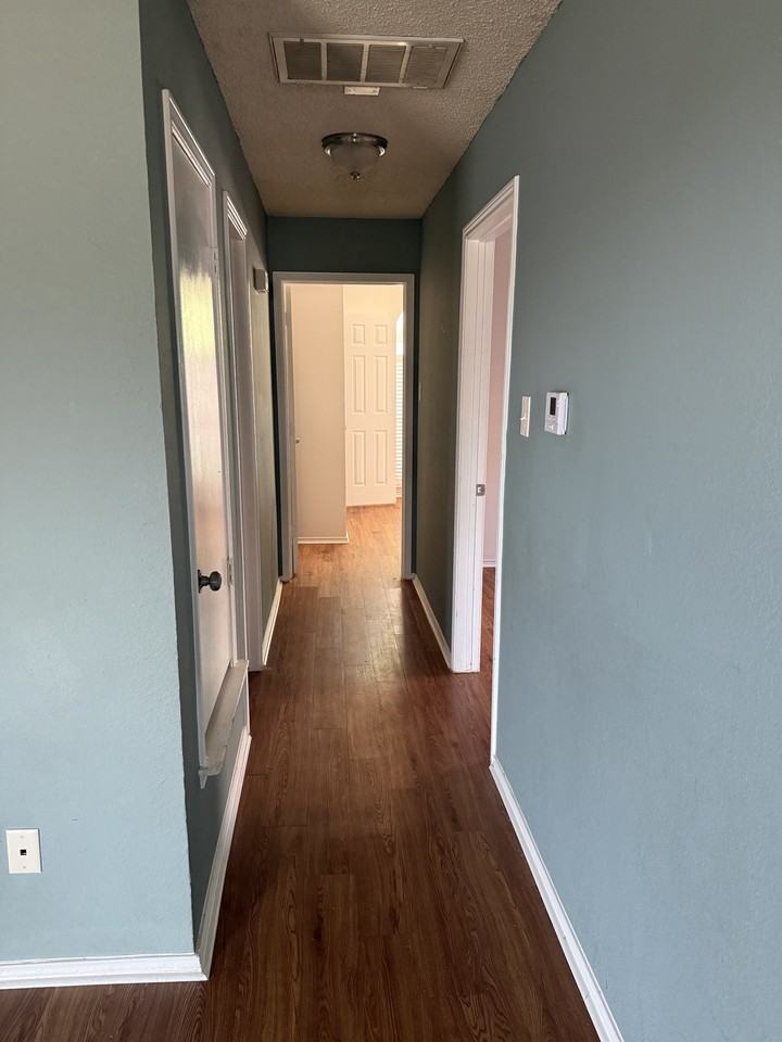 10224 Maria Dr - Photo 2 of 15