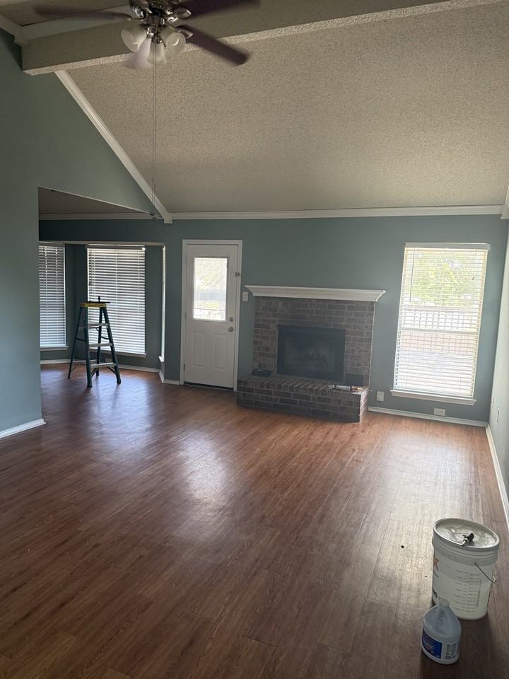10224 Maria Dr - Photo 3 of 15