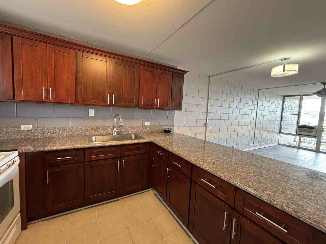 1320 Alexander St #801 - Photo 4 of 17