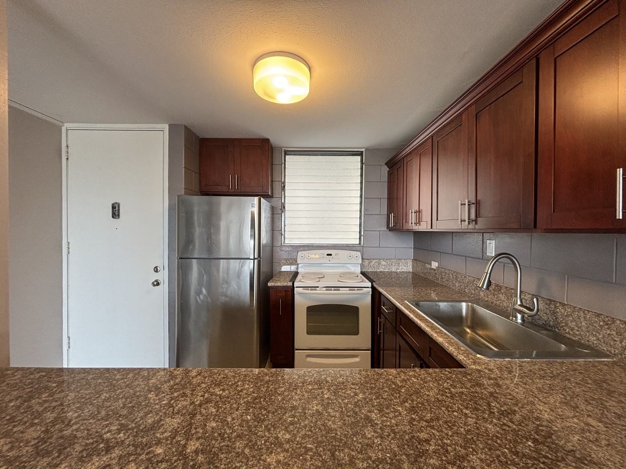 1320 Alexander St #801 - Photo 5 of 17