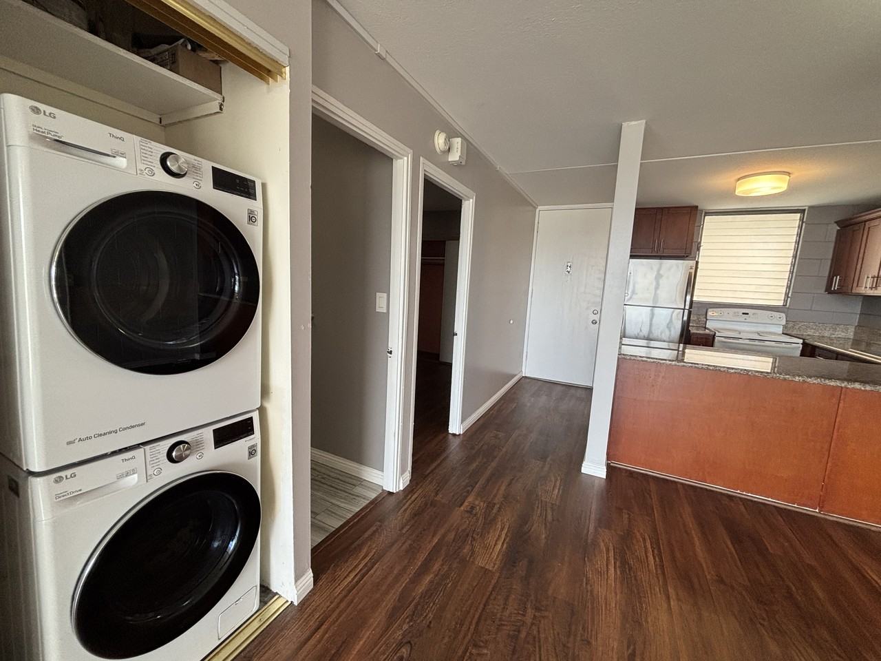 1320 Alexander St #801 - Photo 6 of 17