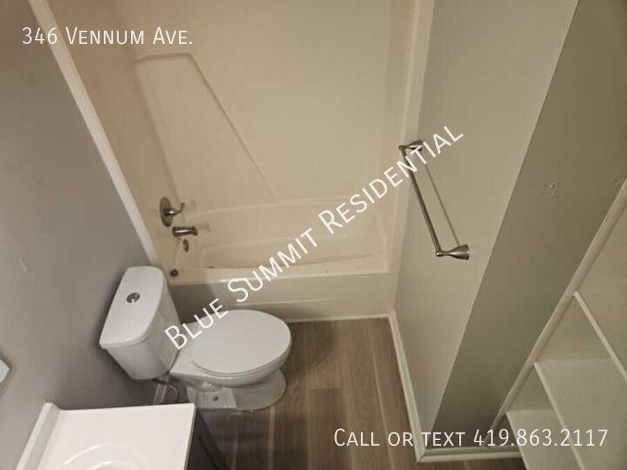 346 Vennum Ave - Photo 2 of 9