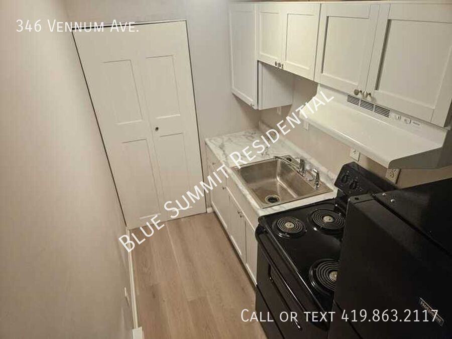 346 Vennum Ave - Photo 3 of 9