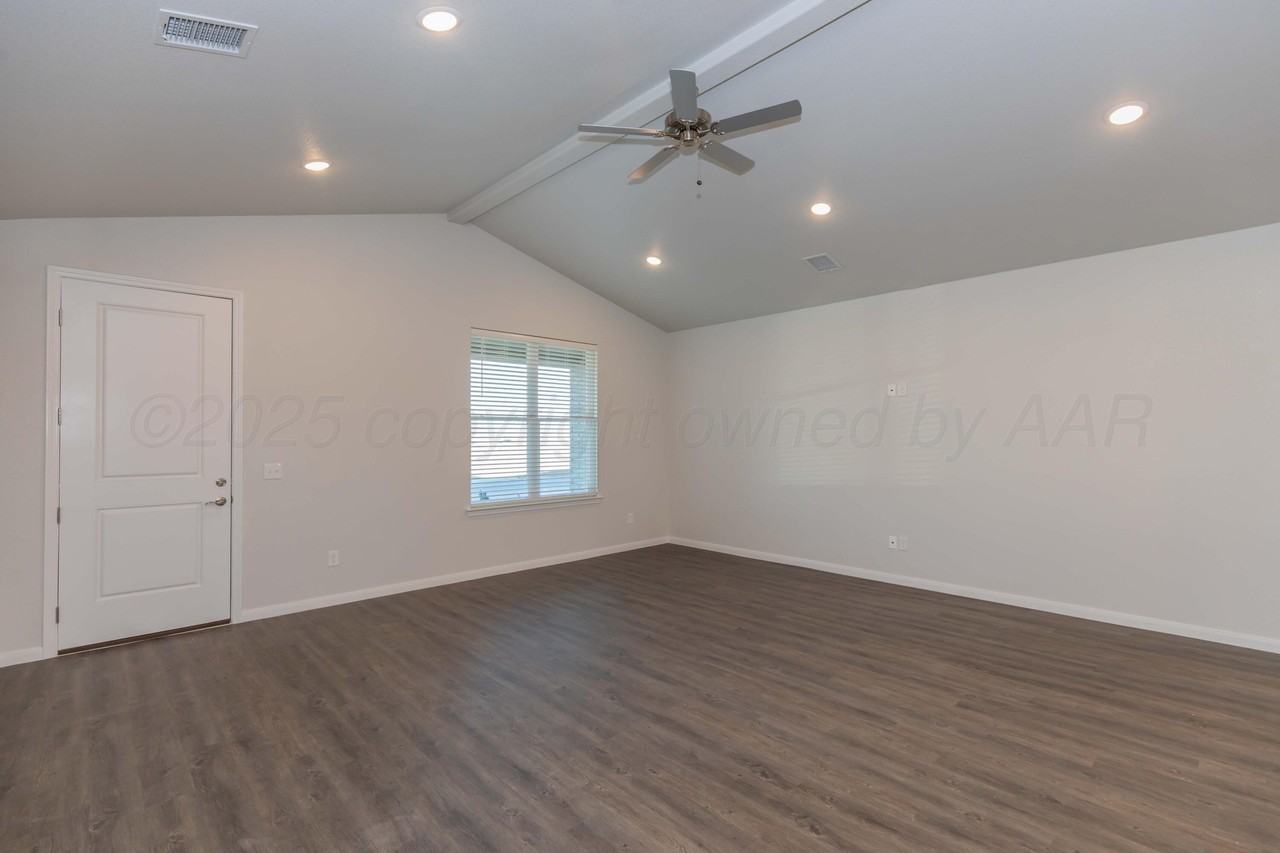 7511 Beck Dr - Photo 4 of 30