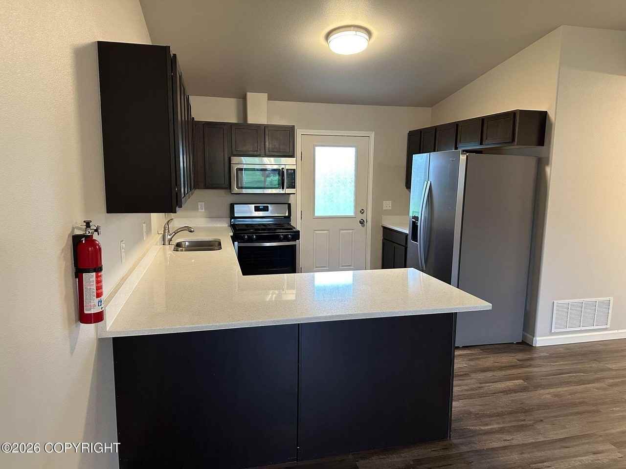 1551 N Tinitun Cir #B - Photo 3 of 18