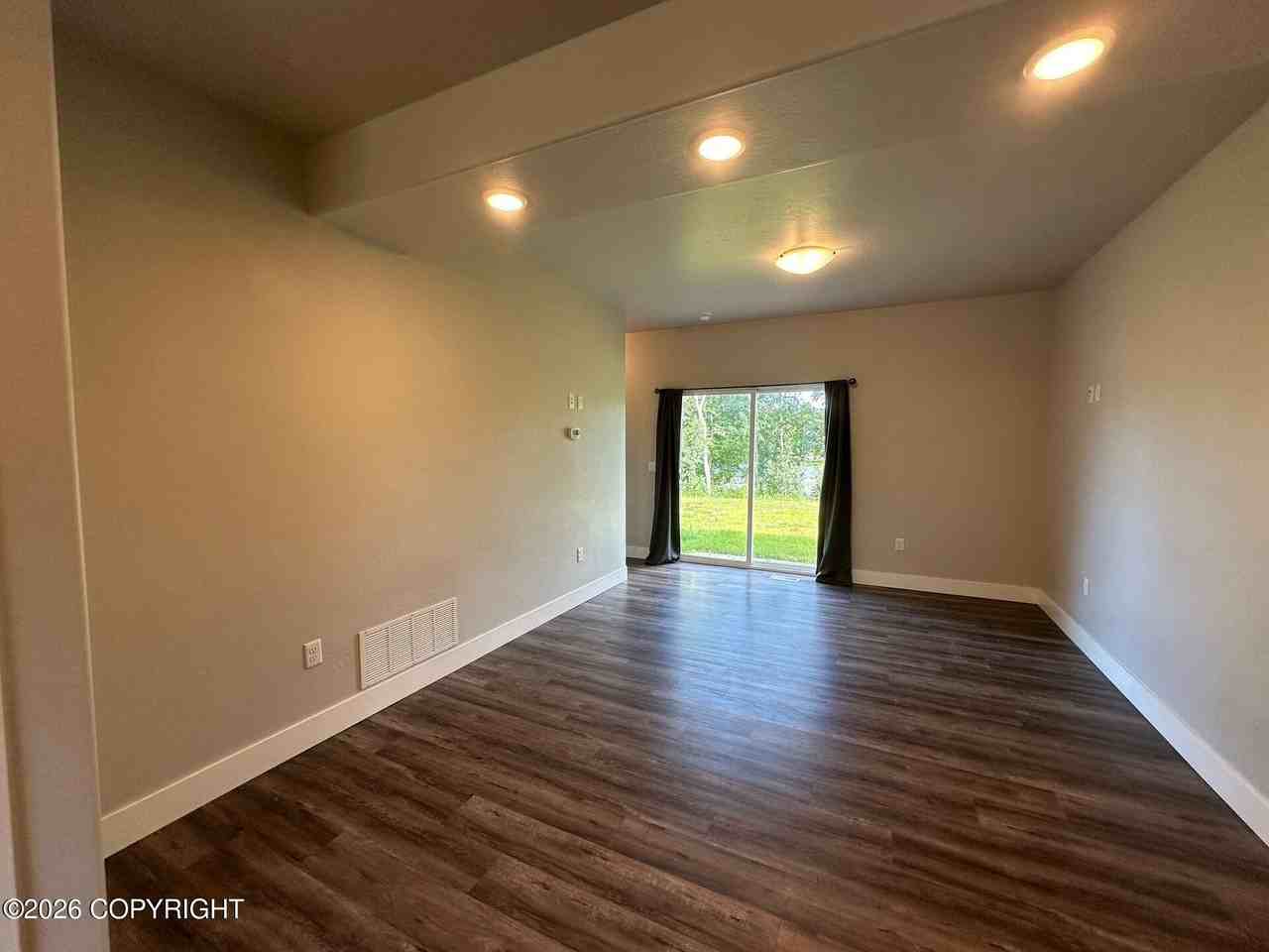 1167 E Westpoint Dr #3 - Photo 4 of 23