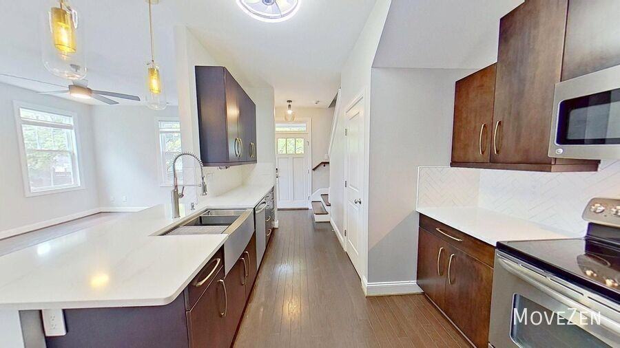 210 Pinckney St - Photo 5 of 50