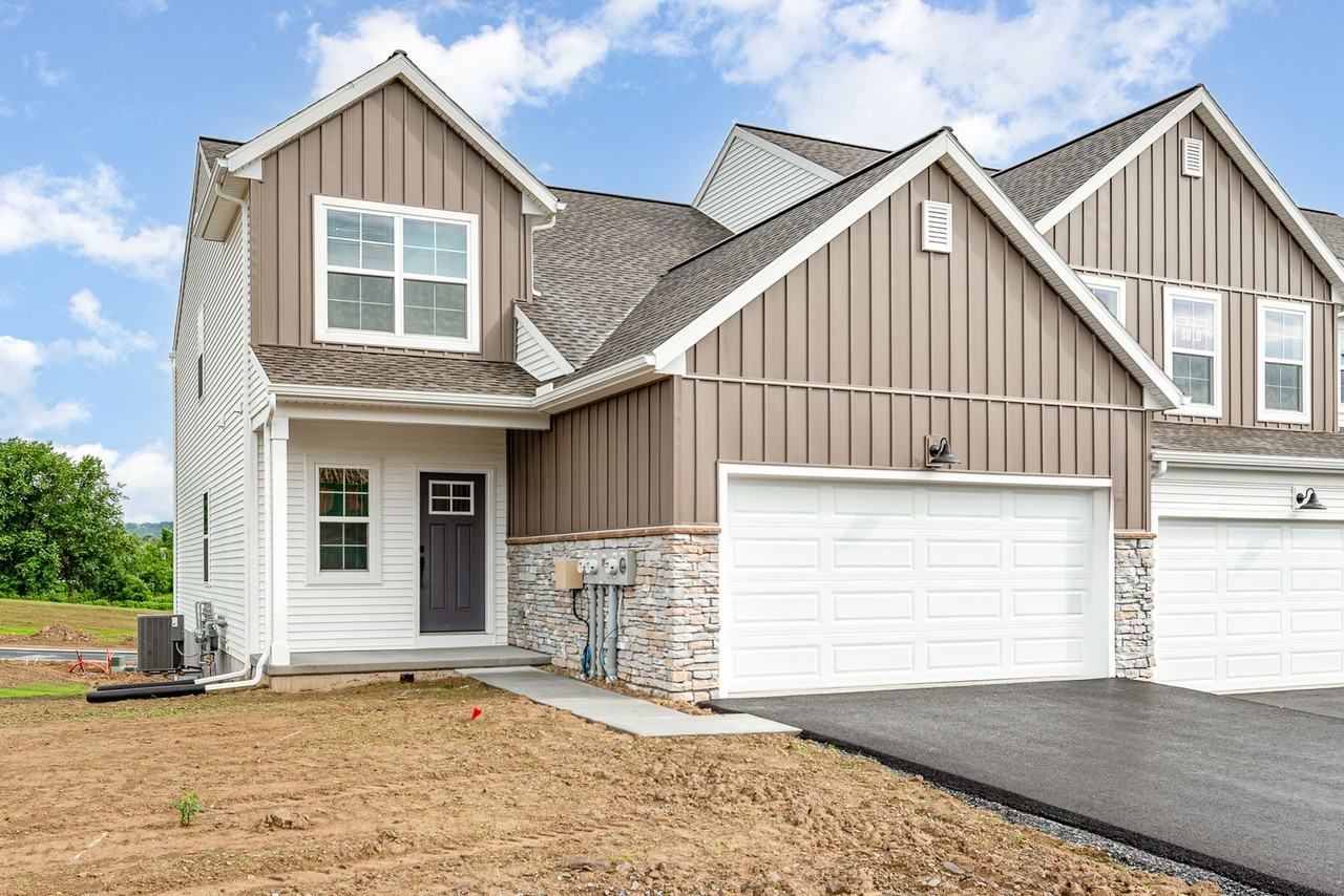7860 Oak Brook Dr - Photo 3 of 30