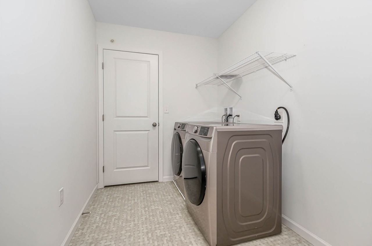 1435 Cassie Way - Photo 3 of 28
