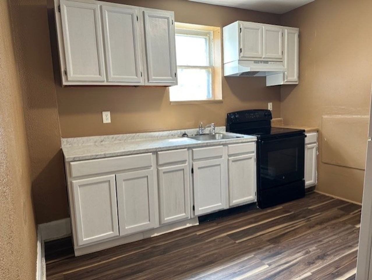 1713 State St #2 - Photo 4 of 9