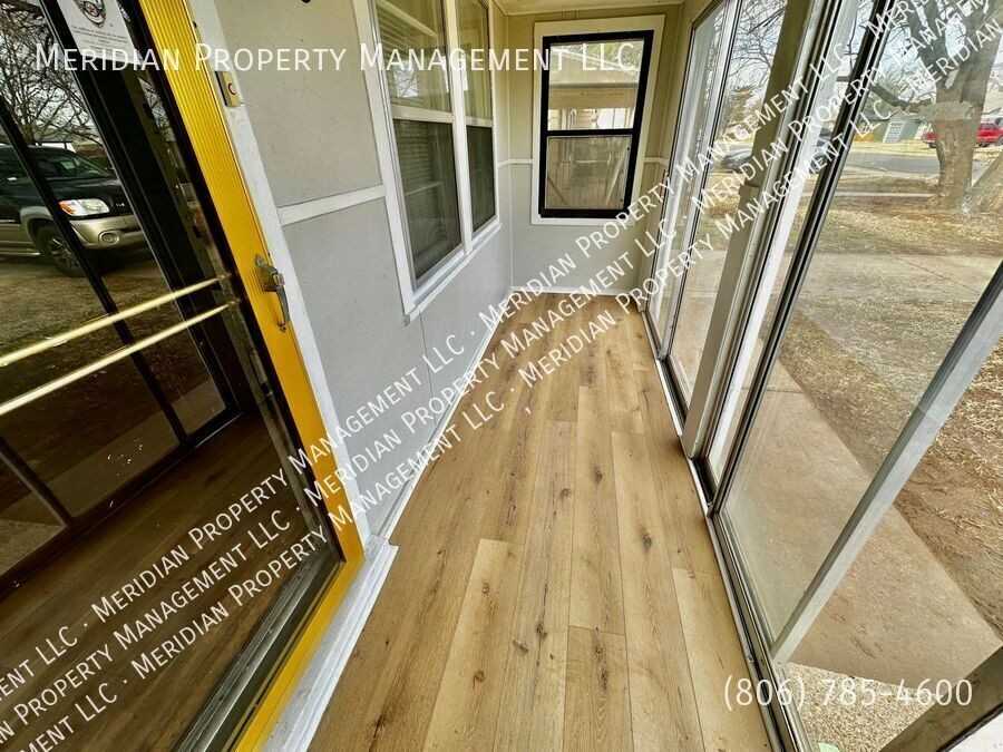 2301 35th St - Photo 3 of 26