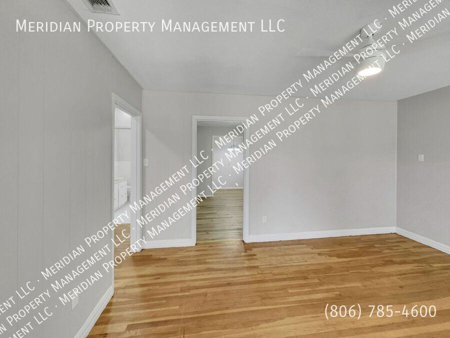 2301 35th St - Photo 4 of 26