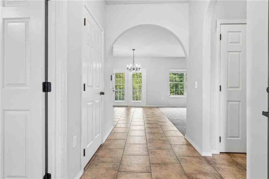 36 Westbury Dr - Photo 3 of 24