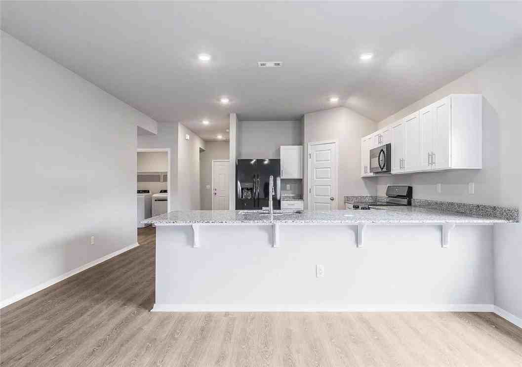 2527 E Meramec St - Photo 5 of 12