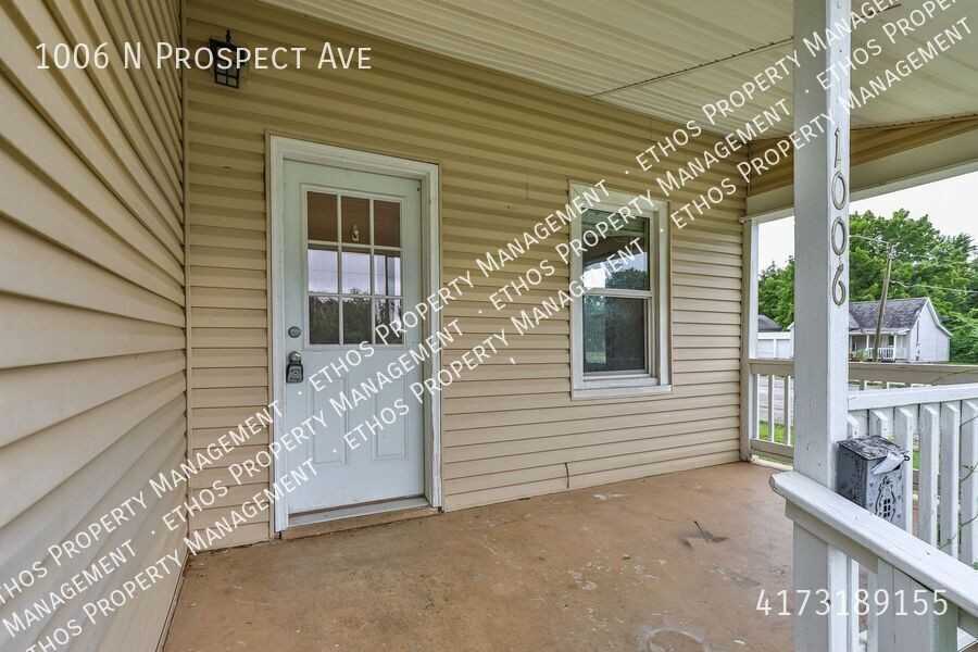 1006 N Prospect Ave - Photo 2 of 12