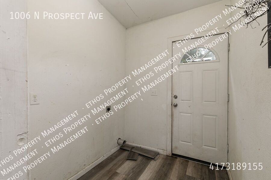 1006 N Prospect Ave - Photo 3 of 12