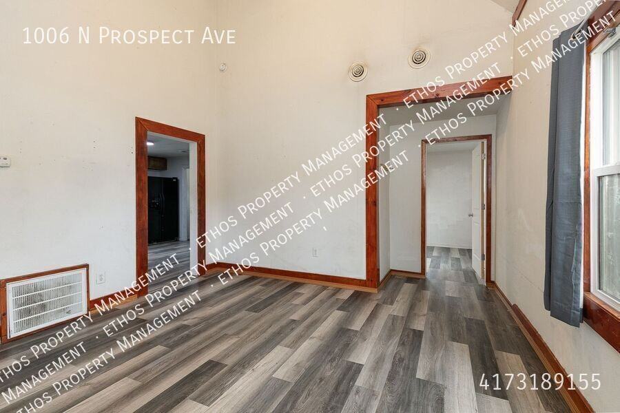 1006 N Prospect Ave - Photo 5 of 12