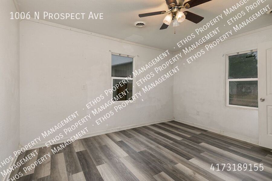 1006 N Prospect Ave - Photo 7 of 12