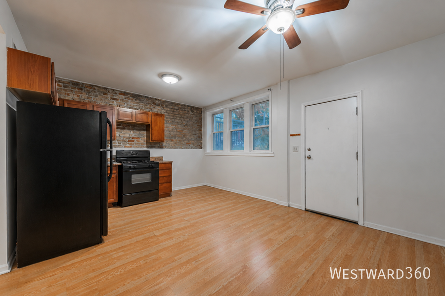 2433 N Talman Ave #G - Photo 2 of 15