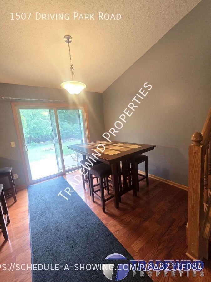 1507 Driving Park Rd - Photo 4 of 25