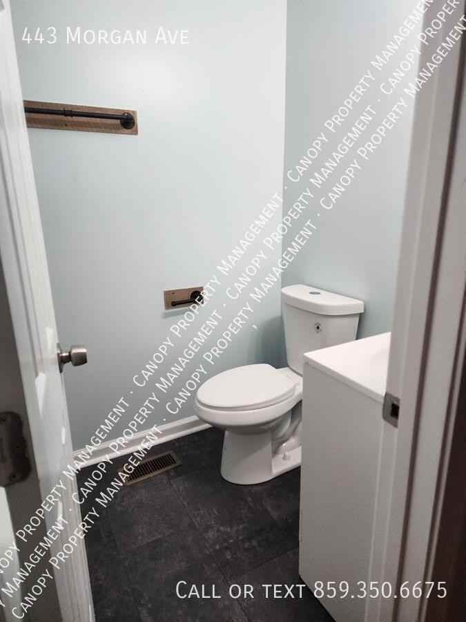 443 Morgan Ave - Photo 5 of 30